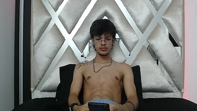 BrayanOconer08 online show from 11.17.25