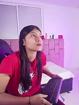 Snapshot of YeseniaRodriguez3 chatting on 05.03.26 YeseniaRodriguez3 online show from 05.03.26
