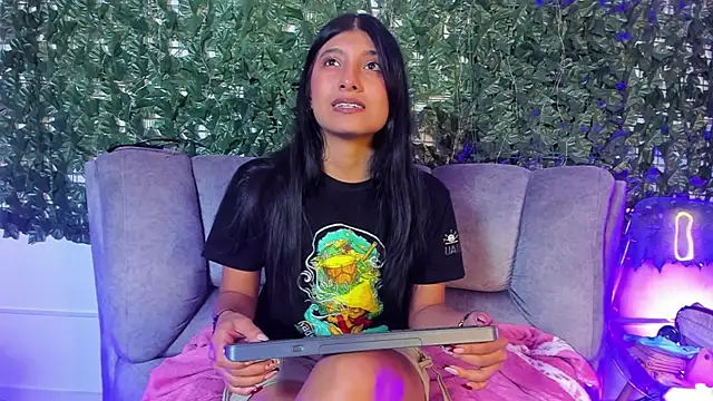 Snapshot of YeseniaRodriguez3 chatting on 06.30.26 YeseniaRodriguez3 online show from 06.30.26