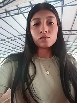 Snapshot of YeseniaRodriguez3 chatting on 07.21.26 YeseniaRodriguez3 online show from 07.21.26