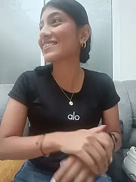 Snapshot of YeseniaRodriguez3 chatting on 07.29.26 YeseniaRodriguez3 online show from 07.29.26