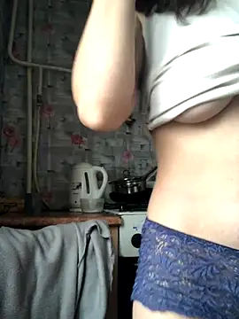 AnitaTenchi1 online show from 11.20.25