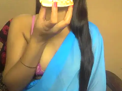 Snapshot of nudepari chatting on 12.14.25 nudepari online show from 12.14.25