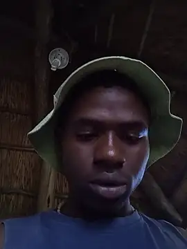 Snapshot of younggblackkCOCK19 chatting on 11.30.25 younggblackkCOCK19 online show from 11.30.25