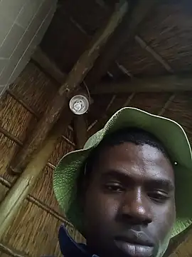 Snapshot of younggblackkCOCK19 chatting on 12.04.25 younggblackkCOCK19 online show from 12.04.25