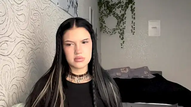 Snapshot of Sylira_fable chatting on 11.03.25 Sylira fable online show from 11.03.25