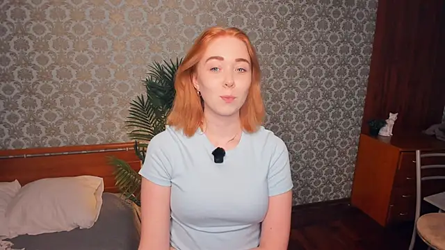 Snapshot of AddieOsler chatting on 11.02.25 AddieOsler online show from 11.02.25