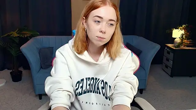 Snapshot of AddieOsler chatting on 11.16.25 AddieOsler online show from 11.16.25