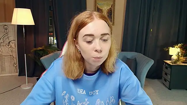 Snapshot of AddieOsler chatting on 11.21.25 AddieOsler online show from 11.21.25