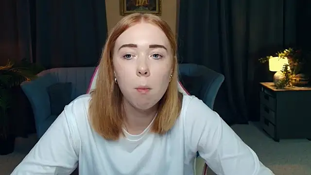 Snapshot of AddieOsler chatting on 12.02.25 AddieOsler online show from 12.02.25