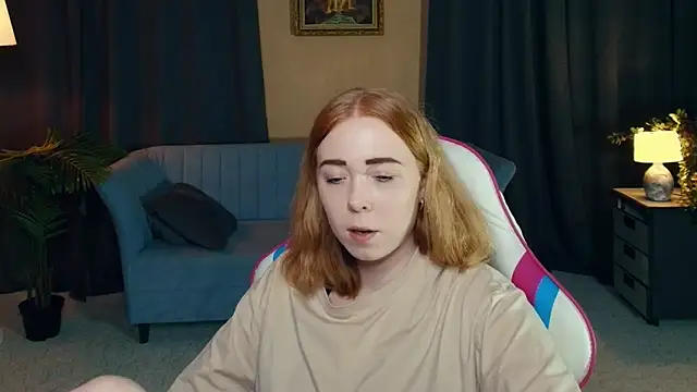 Snapshot of AddieOsler chatting on 12.13.25 AddieOsler online show from 12.13.25