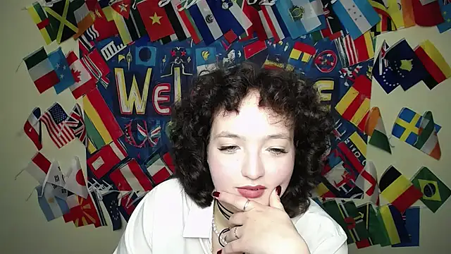 Snapshot of MissAriaa chatting on 10.25.25 MissAriaa online show from 10.25.25