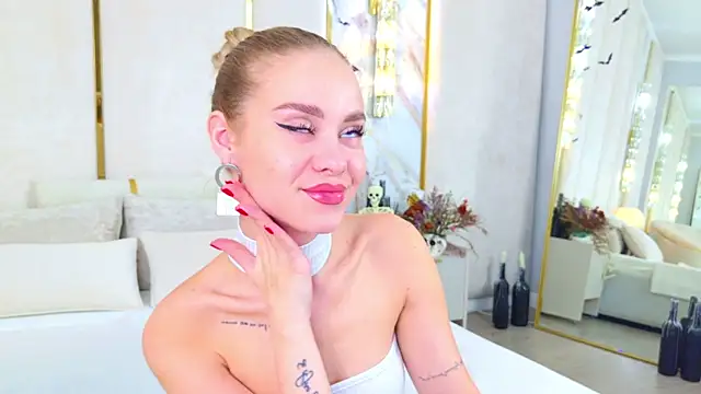 Snapshot of Rose_Masson chatting on 11.04.25 Rose Masson online show from 11.04.25