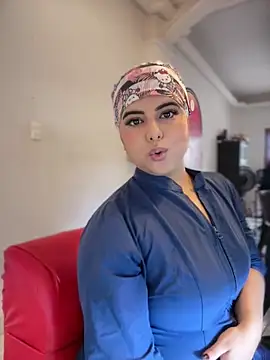 Snapshot of RileyFlame chatting on 11.10.25 RileyFlame online show from 11.10.25