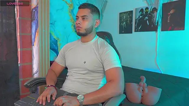 Snapshot of Tiler_wolker chatting on 11.04.25 Tiler wolker online show from 11.04.25