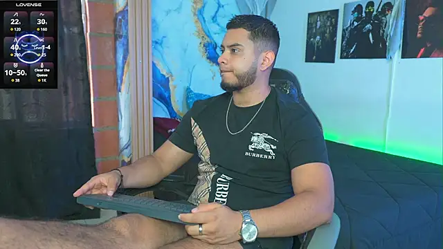 Snapshot of Tiler_wolker chatting on 11.30.25 Tiler wolker online show from 11.30.25