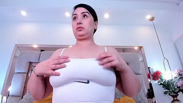 Snapshot of naomy_sexy_ chatting on 06.16.26 naomy sexy online show from 06.16.26