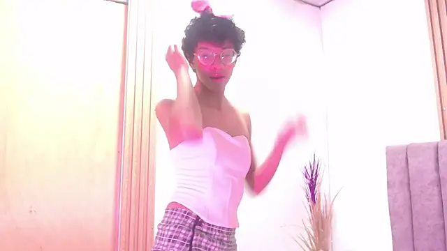 Snapshot of Athenea_Zoe chatting on 10.29.25 Athenea Zoe online show from 10.29.25