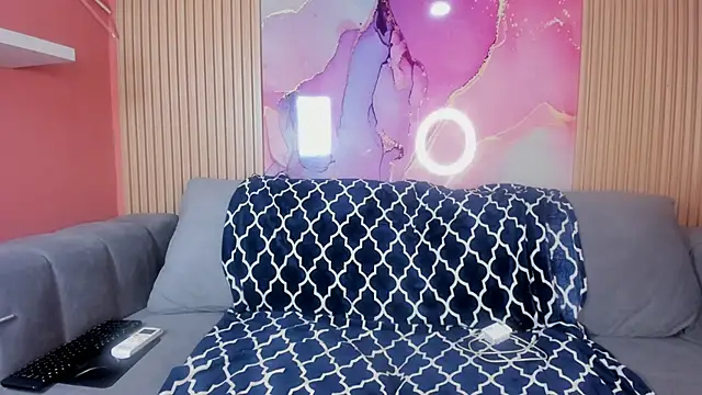 Snapshot of NhoanBrunette chatting on 11.18.25 NhoanBrunette online show from 11.18.25