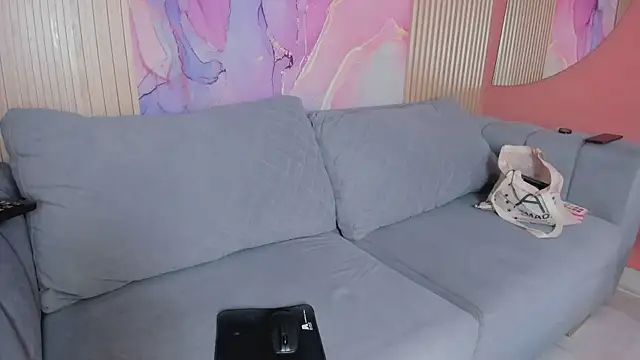 Snapshot of NhoanBrunette chatting on 12.15.25 NhoanBrunette online show from 12.15.25