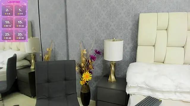 Luna Bella3 online show from 10.31.25