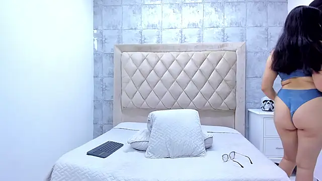 AmaraWolf online show from 11.06.25