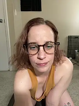 Snapshot of CreamedKitten chatting on 11.27.25 CreamedKitten online show from 11.27.25