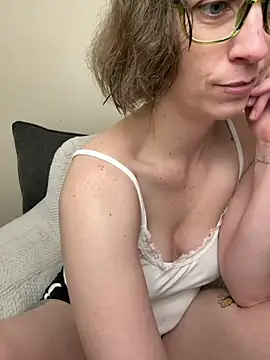 Snapshot of CreamedKitten chatting on 06.20.26 CreamedKitten online show from 06.20.26