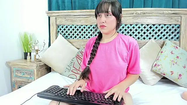 Cassandra Armani online show from 03.22.26