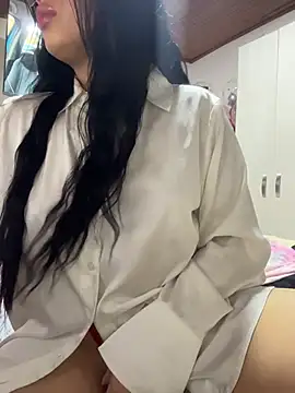 Snapshot of Im_Saraaaa chatting on 11.12.25 Im Saraaaa online show from 11.12.25