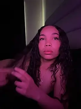 nikkiloveee online show from 02.05.26