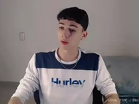 Sett 01 online show from 11.05.25