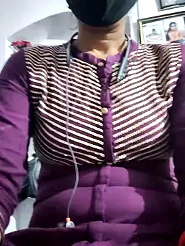 Snapshot of Hot-Rubyy chatting on 12.01.25 Hot-Rubyy online show from 12.01.25