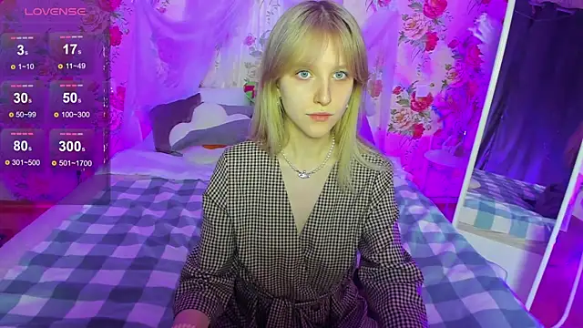 KissChristie   online show from 11.12.25