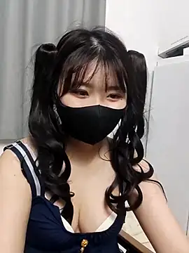 Snapshot of Puppet- chatting on 10.29.25 Puppet- online show from 10.29.25