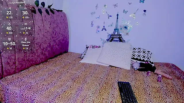 BONNIEFLOREZ online show from 11.12.25