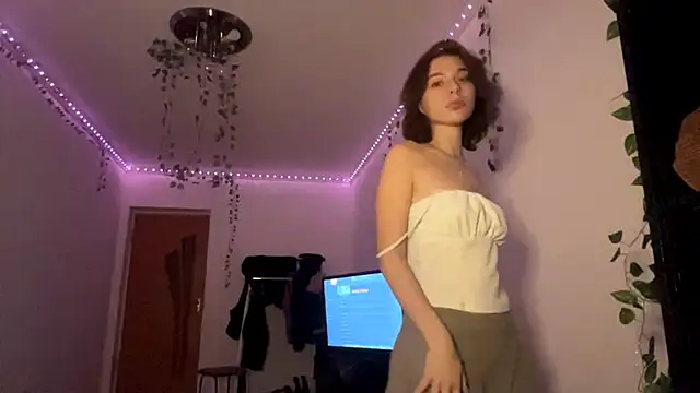 Snapshot of LilithFlamey chatting on 11.16.25 LilithFlamey online show from 11.16.25