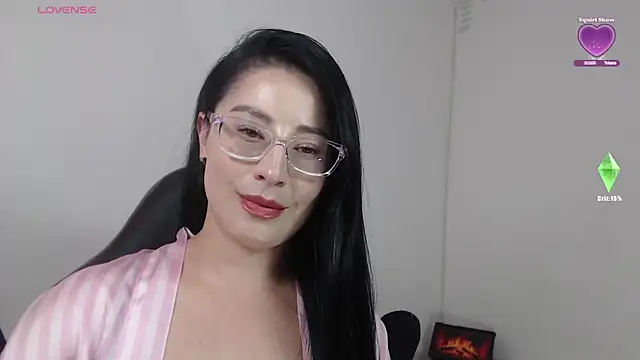Snapshot of Emma_Hotkiss chatting on 05.04.26 Emma Hotkiss online show from 05.04.26