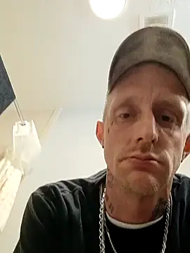 Snapshot of Dannydanny89 chatting on 10.29.25 Dannydanny89 online show from 10.29.25