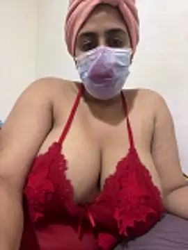 Snapshot of WildNour chatting on 02.24.26 WildNour online show from 02.24.26