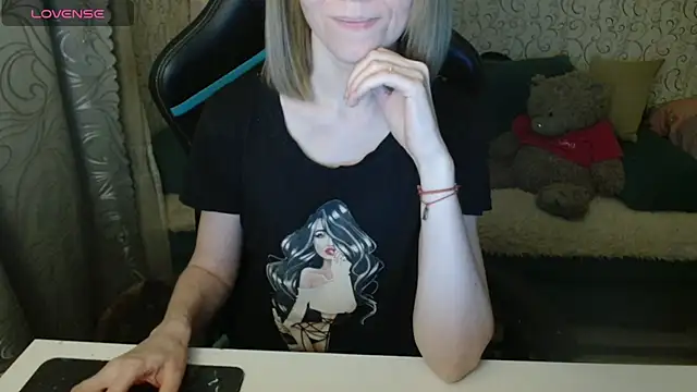 Snapshot of _Alisa_Allison_ chatting on 10.27.25  Alisa Allison  online show from 10.27.25