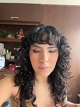 Snapshot of SugarTroubl33 chatting on 10.30.25 SugarTroubl33 online show from 10.30.25