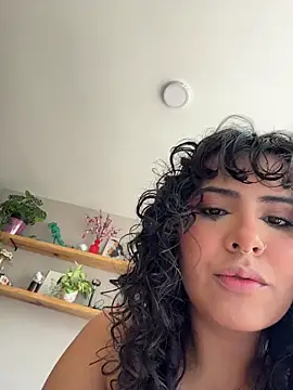 Snapshot of SugarTroubl33 chatting on 11.22.25 SugarTroubl33 online show from 11.22.25