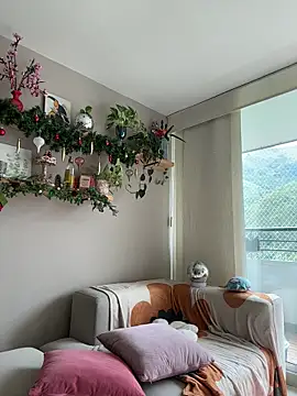 Snapshot of SugarTroubl33 chatting on 11.29.25 SugarTroubl33 online show from 11.29.25