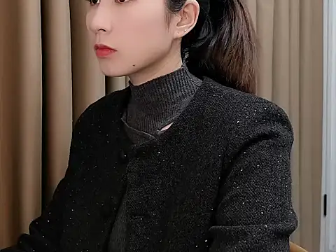 Snapshot of lvy-002 chatting on 11.09.25 lvy-002 online show from 11.09.25