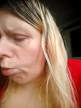 Snapshot of Lana-murr chatting on 10.29.25 Lana-murr online show from 10.29.25