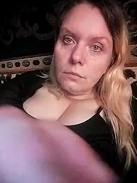 Snapshot of Lana-murr chatting on 11.06.25 Lana-murr online show from 11.06.25