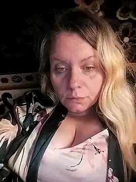 Snapshot of Lana-murr chatting on 11.15.25 Lana-murr online show from 11.15.25