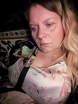 Snapshot of Lana-murr chatting on 11.15.25 Lana-murr online show from 11.15.25