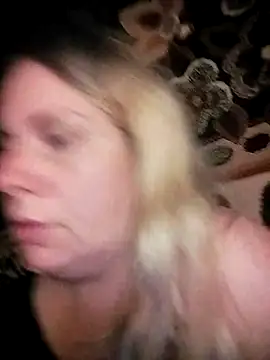 Snapshot of Lana-murr chatting on 11.22.25 Lana-murr online show from 11.22.25